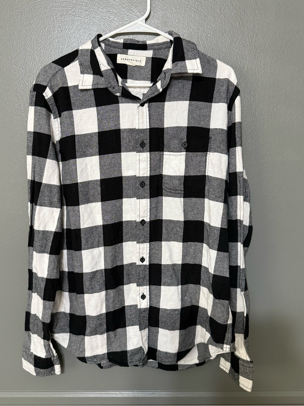Aeropostale Black & White Plaid Button-Down Shirt.